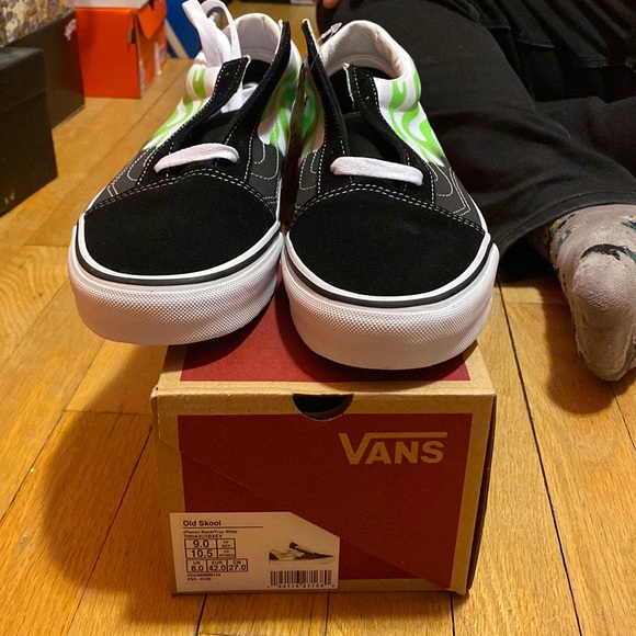 Vans old Skool green flame men’s 9 brand new - Picture 2 of 3